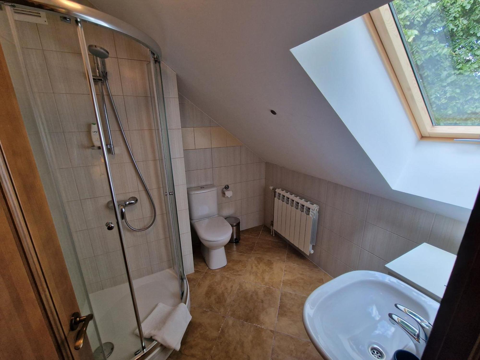 Roksala Guest House Taruciai Bagian luar foto