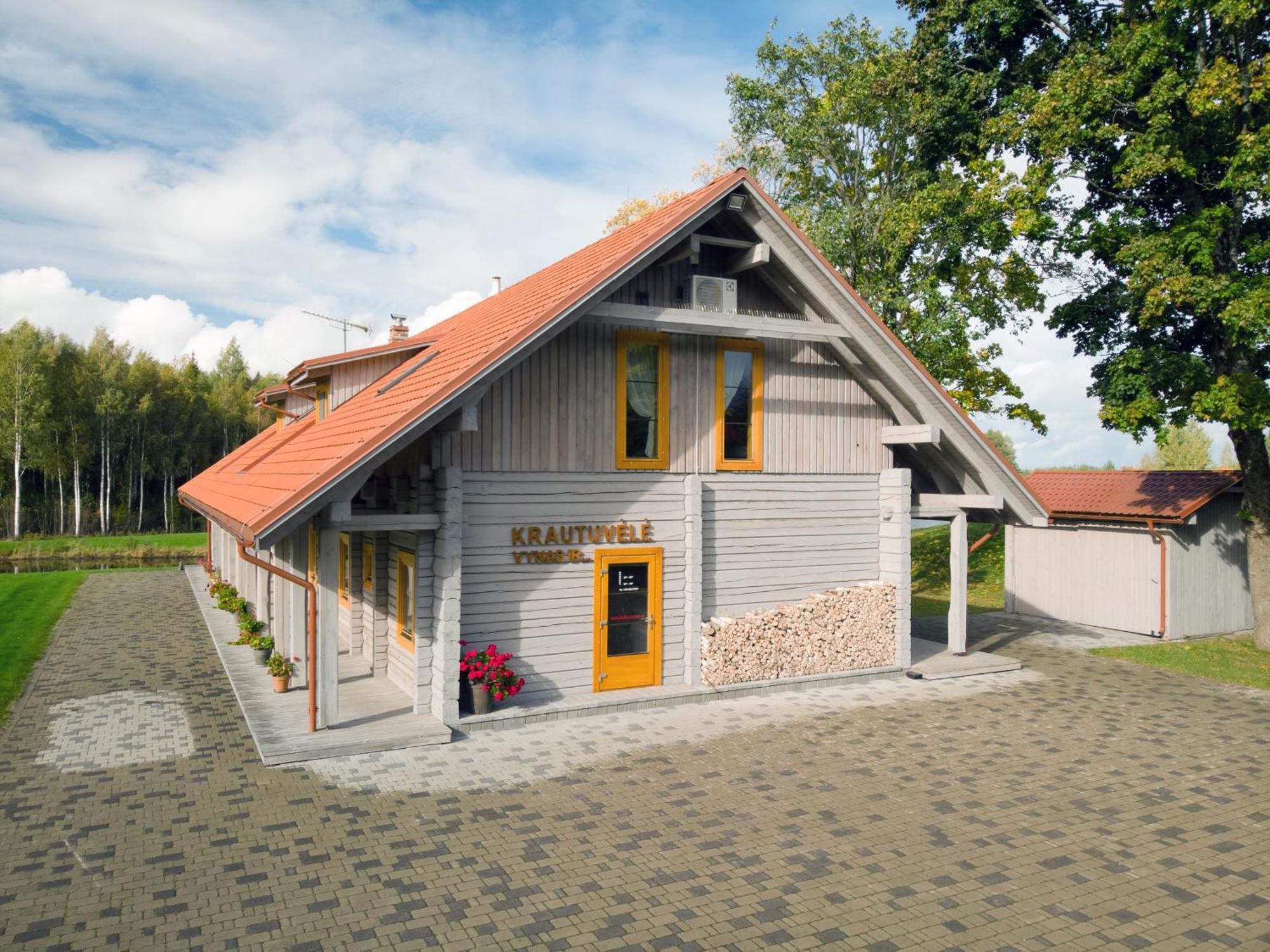 Roksala Guest House Taruciai Bagian luar foto