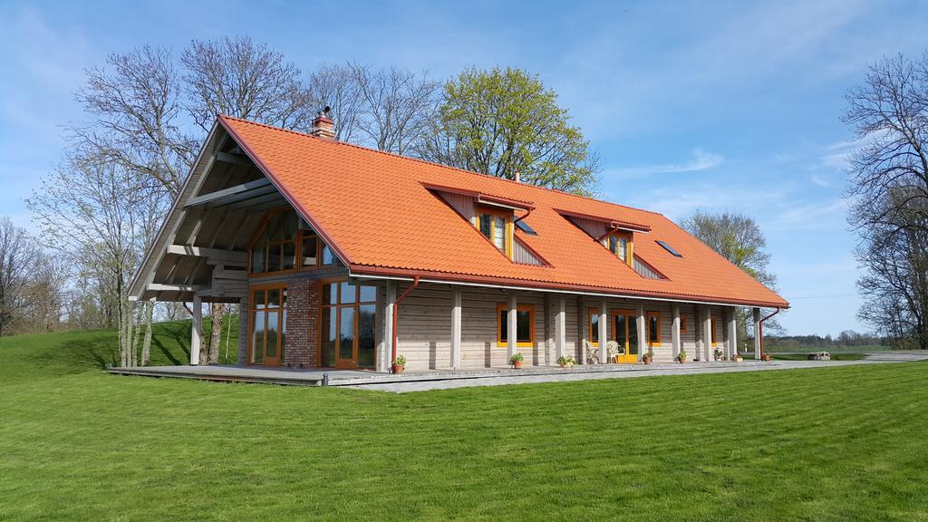 Roksala Guest House Taruciai Bagian luar foto